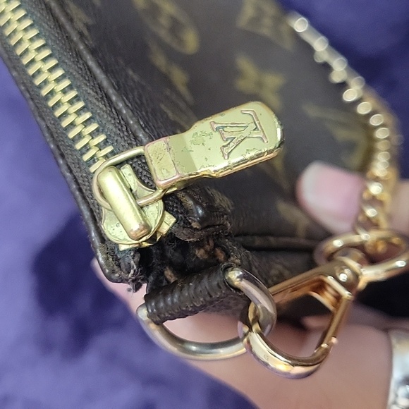 Louis Vuitton Pochette Monogram - Picture 6 of 8